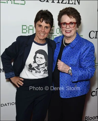 En quelle ann&eacute;e est-elle contrainte de d&eacute;clarer publiquement son homosexualit&eacute; ?