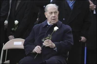 Charles Pasqua a t condamn  trois ans de prison, dont un ferme, dans l'Angolagate. Pourquoi ?