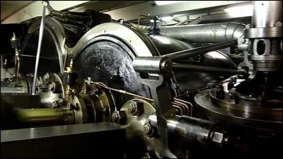 Dans quelle salle des machines a eu lieu l'incendie avant le départ ?