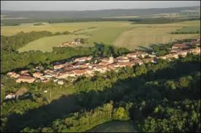 Notre balade prend fin aujourd'hui dans le ciel de Villers-en-Haye. Village Meurthe-et-Mosellan, il se trouve dans l'ex région ...