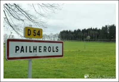 Nous sommes en Auvergne-Rhône-Alpes, à l'entrée de Pailherols. Village de l'arrondissement d'Aurillac, dans le parc naturel régional des Volcans d'Auvergne, il se trouve dans le département ...
