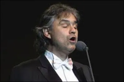 Le chanteur Andrea Bocelli.
