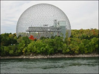 En quelle année Montréal a-t-elle accueilli l'Exposition universelle ?
