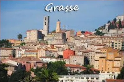 Maintenant je vous emmène chercher du parfum à Grasse (Alpes-Maritimes). Les habitants de cette ville se nomment les ...