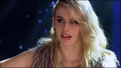 Pour quelles occasions Yamila crée-t-elle des costumes ?