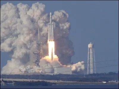 Quel est le nom de la fusée qui a décollé depuis les États-Unis le 6 février 2018 ?