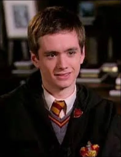 McGonagall a repéré Harry. Elle se dit qu'il ferait un bon attrapeur. Elle veut le présenter à Dubois. À quel cours assiste Dubois à cet instant-là ?