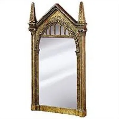 Harry a découvert le miroir du Riséd. Il y a une inscription : "riséd elrue ocnot edsi amega siv notsap ert nomen ej." (Je ne montre pas ton visage mais de ton cur le désire.) Mais où est-elle gravée ?