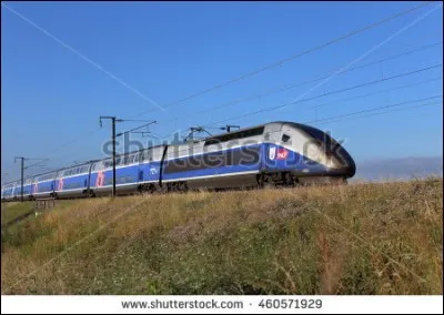 Le réseau ferroviaire français est le deuxième d'Europe après l'Allemagne ; 15 000 trains y circulent chaque jour.
Combien de km de voies comporte-t-il en 2018 ?