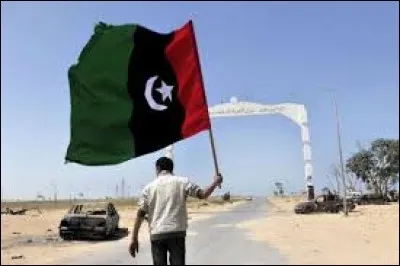 Durant quatre décennies, qui instaura un régime autoritaire en Libye, lorsqu'il fut à la tête du pays ?