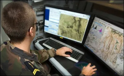 Un ennemi est en approche ? Une mauvaise condition météorologique à l'horizon ? Pas de souci, un garde du corps est toujours présent dans cette salle. Qu'est-ce que c'est ?