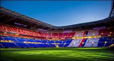 Quel nom porte le nouveau stade ?