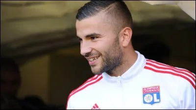 Comment s'appelle le gardien de but actuel ?