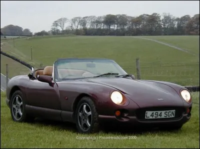 Quel est ce roadster ?