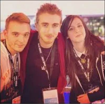 Avec qui forme-t-il les 3M ?