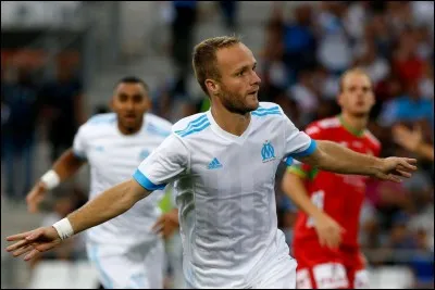 Comment s'appelle ce buteur ?