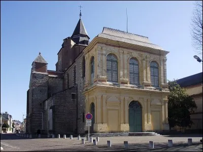 Dans quelle région se situe la ville de Tarbes ?