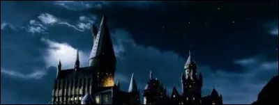 Donnez trois mots de passe dans Poudlard.