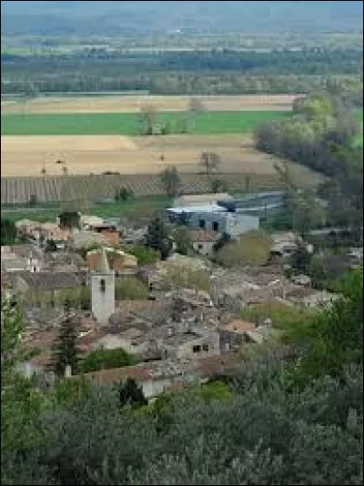 Je vous emmène en région P.A.C.A, à Corbières. Commune de l'arrondissement de Forcalquier, elle se trouve dans le département ...