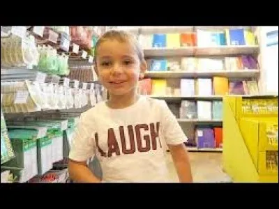 Comment se prénomme ce youtubeur ?