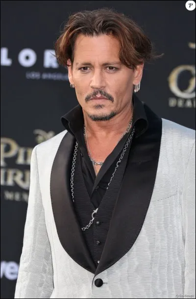 Qui est cet acteur ayant jou&eacute; dans "Alice au pays des merveilles" ?