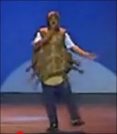 « C'est moi Morbac le morpion,
Regardez comme j'suis mignon,
Je suis frileux et j'm'installe,
toujours à côté ... »
(Complétez !)