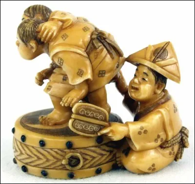 Dans quelle nation les sculptures miniatures appelées Netsuke ont-elles vu le jour ?