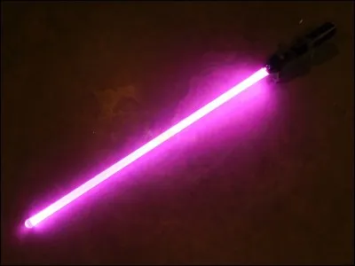 Qui a le sabre violet ?