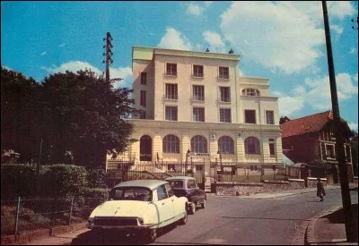 Quelle est cette ville prise en photo dans les années 1960 ?