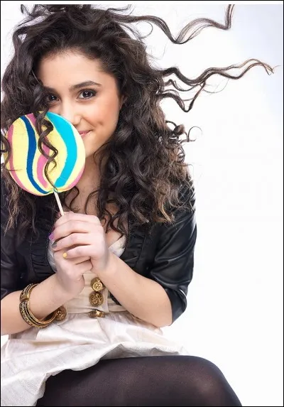 Dans quelle comédie musicale a-t-elle eu un premier rôle ?