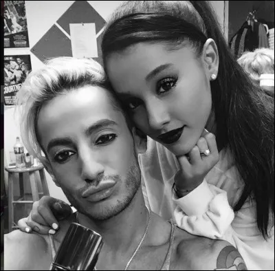 Comment s'appelle son demi-frère ?