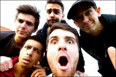 Quel est le nom du grand projet qui réunit plusieurs youtubeurs dont Amixem et Vodk ?