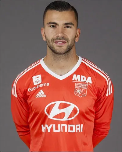 A quel poste évolue-t-il ?