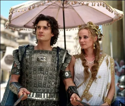 Quels étaient les prénoms du roi de Troie, ceux de ses fils et de sa femme ?