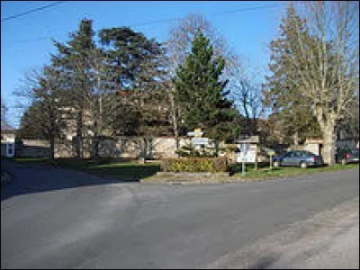 Notre balade prend fin en Auvergne-Rhône-Alpes, à Ussel-d'Allier. Nous sommes dans le département ...