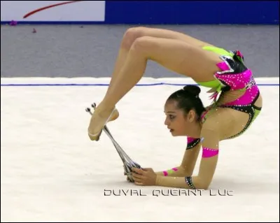 Combien y a-t-il d'engins en gymnastique rythmique et sportive ?