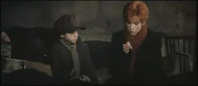 Dans quel clip pouvons-nous voir Mylne fumer une cigarette ?