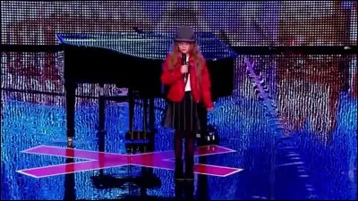 Que chante-t-elle sur cette photo ?