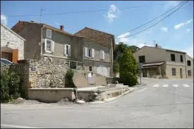 Pour finir, je vous emmène à Théziers. Village de l'ancienne région Languedoc-Roussillon, il se trouve dans le département ...