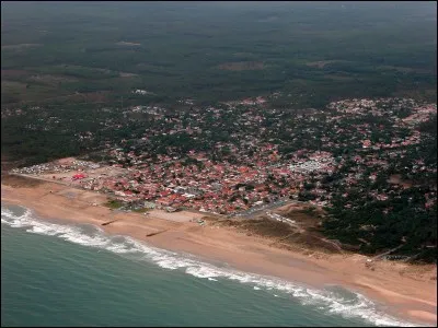 Quelle est cette ville où s'implante en 1949 le Centre naturiste Hélio-Marin (CHM)?