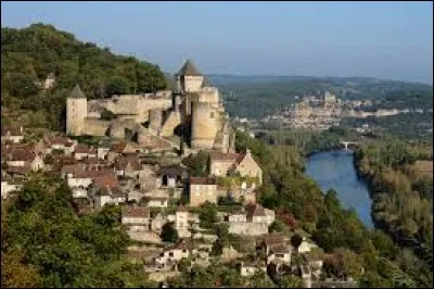 Quelle est cette ville dont le château fut assiégé durant la guerre de cent ans ?