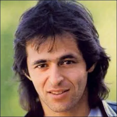 Quel est le sous-titre de la chanson intitulée ''Long is the Road'' ?