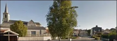 Pour finir, je vous emmène dans les Pays-de-la-Loire, à Yzernay. Village des Mauges, il se trouve dans le département ...