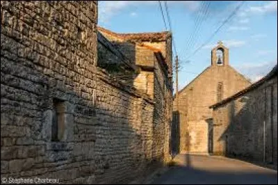 Nous sommes en Charente, à Ligné. Nous nous trouvons en région ...