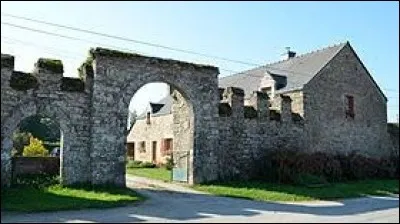Nous sommes en Bretagne, à l'entrée du Veux Doyenné de Péaule. Ville de l'arrondissement de Vannes, elle se trouve dans le département ...