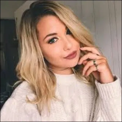 Quel est le prénom de la youtubeuse EnjoyPhoenix ?