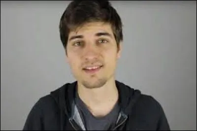 Quel est le prénom du youtubeur Doc Seven ?