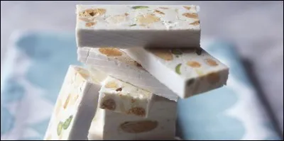 Il fait partie des treize desserts de la tradition méridionale de Noël mais n'attendez pas et régalez-vous même si vous ne trouvez pas sa rime !