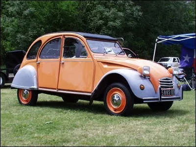 Complétez : Ce modèle est une Citroën ... CV.