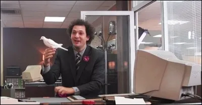 Comment s'appelle la colombe dans son spectacle "Mystéric" ?